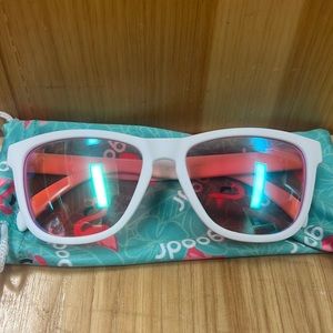 Goodr Sunglasses Au Revoir Gopher